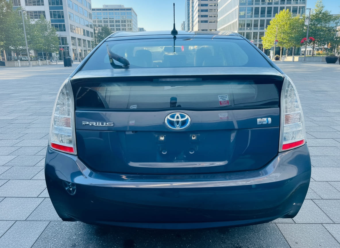 2010 Toyota Prius — photo 6